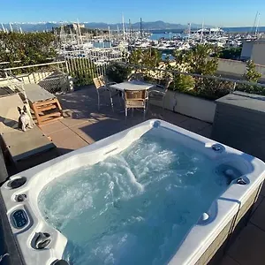 Appartement Penthouse Vue Et Jacuzzi Privé, Antibes