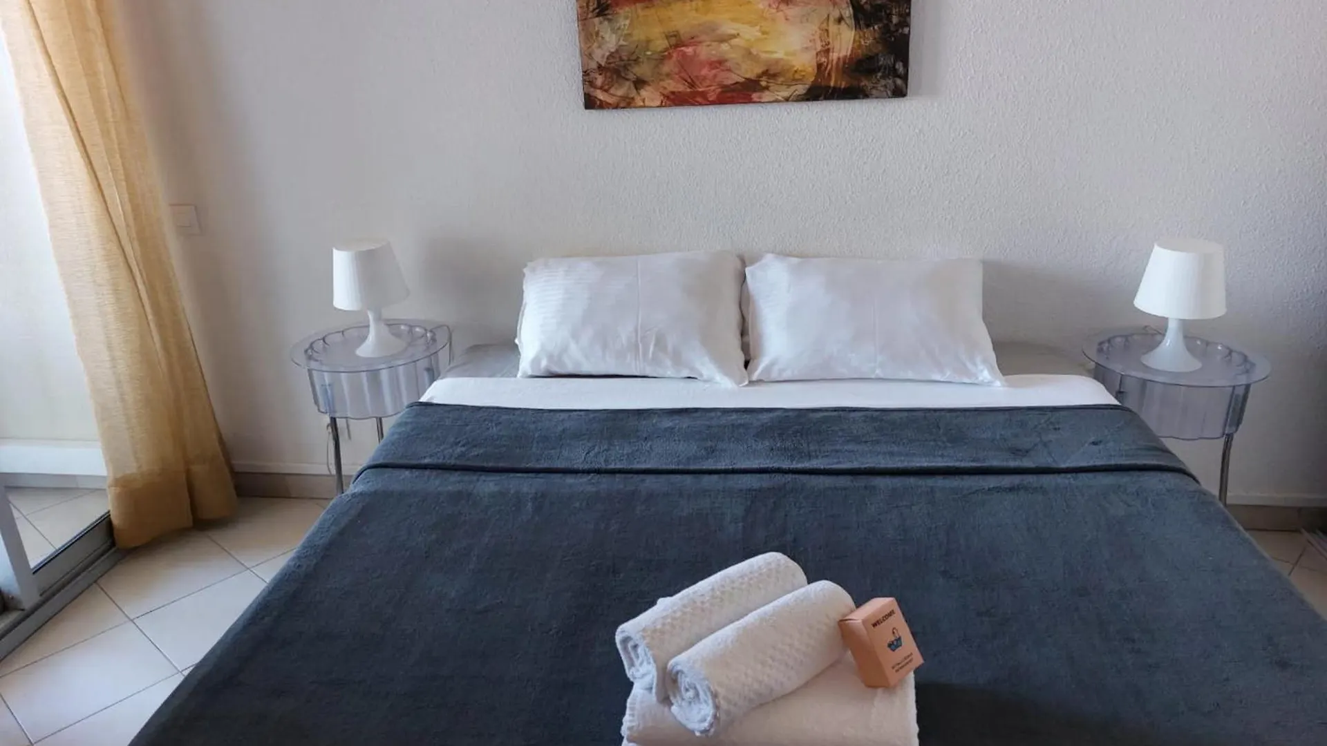 Cosy Seaside Apartment With A Pool Antibes